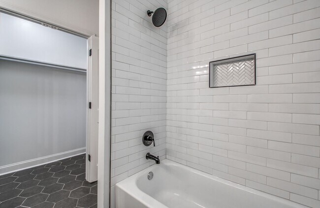 Building Photo - 1825 Young Ave