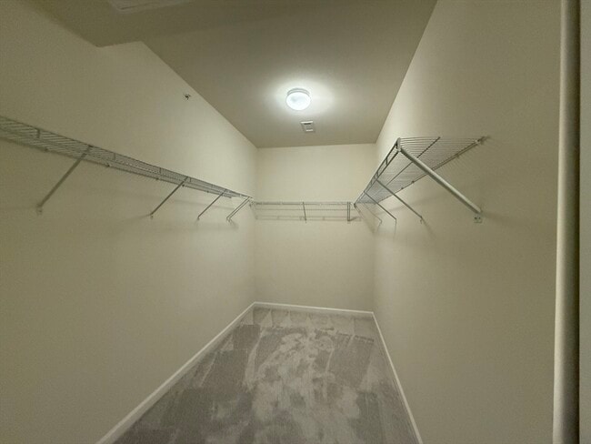Building Photo - 4 Winslow Ln