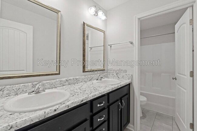 Building Photo - 221 Ducal St