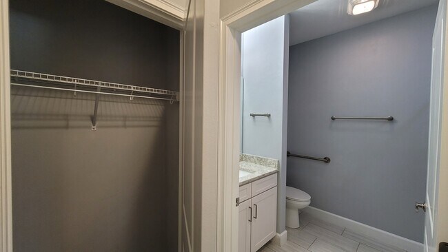 Building Photo - 1088 NW 126 Way