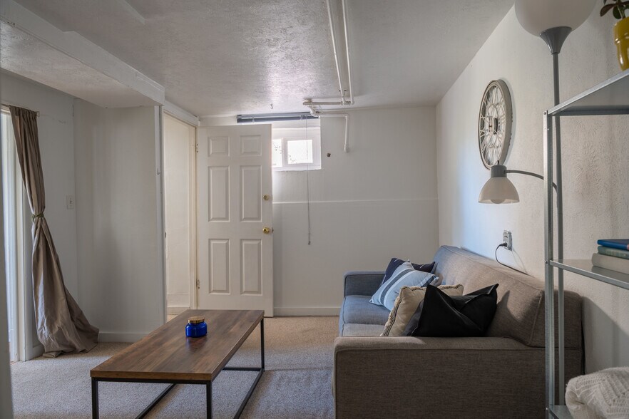 Building Photo - 2731 S Sherman St