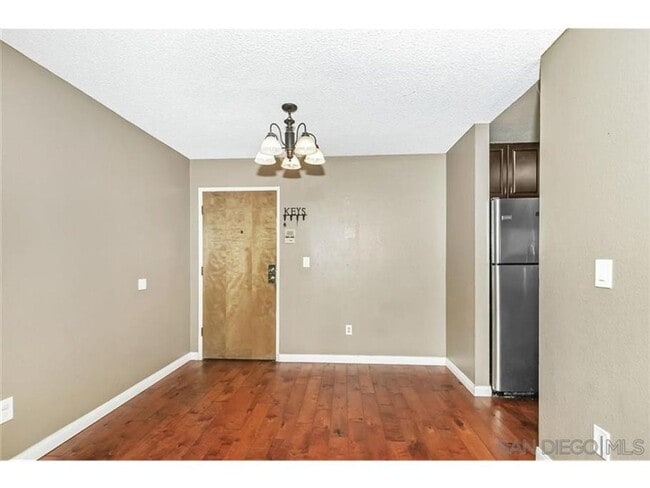 Building Photo - 7865 Golfcrest Dr