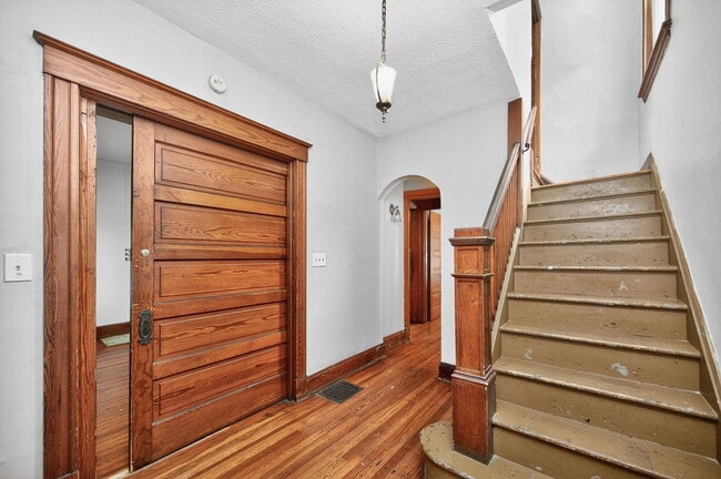 Building Photo - 225 Atkinson St