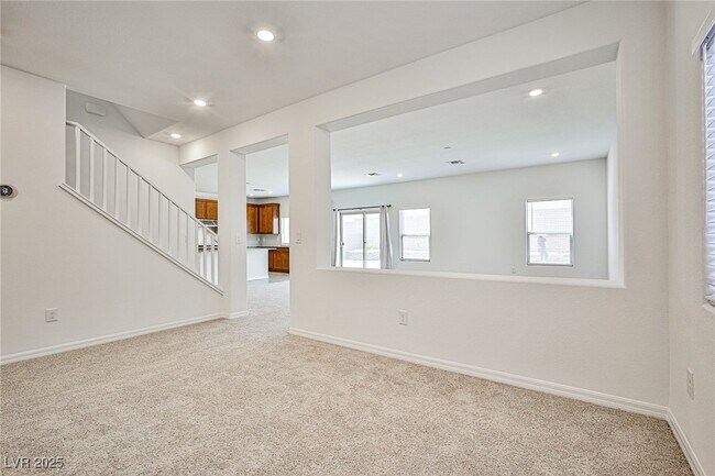 Building Photo - 7523 Castlegreen Ave