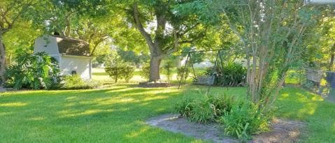 Building Photo - 206 Pecan Dr