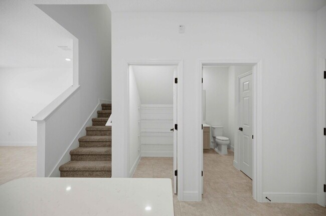 Building Photo - 5620 SW 72nd Ct