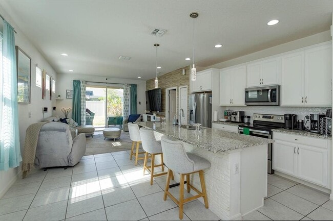 Building Photo - 2736 Giralda Ct