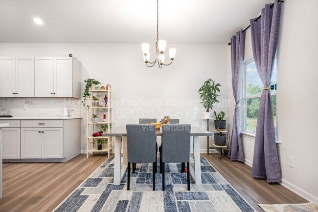 Building Photo - 9046 Evercrisp Ln