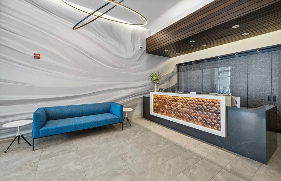 Building Photo - 303 W Ohio St