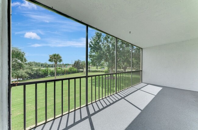 Building Photo - BEAULTIFUL 1 BEDROOM, 1 BATHROOM CONDO LOC...