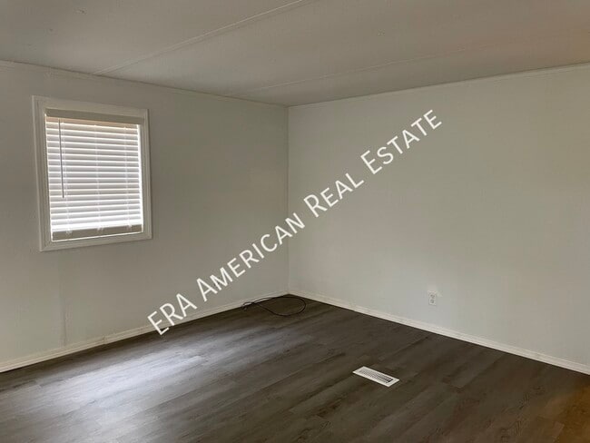 Building Photo - 5975 Staff Rd