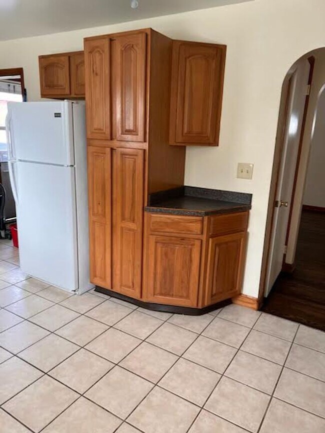 Building Photo - 864 Gary Ave SE