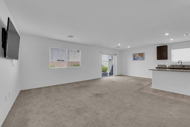 Building Photo - Don't miss out on this cozy 3-bedroom, 2-story home that's ready for you to move in!