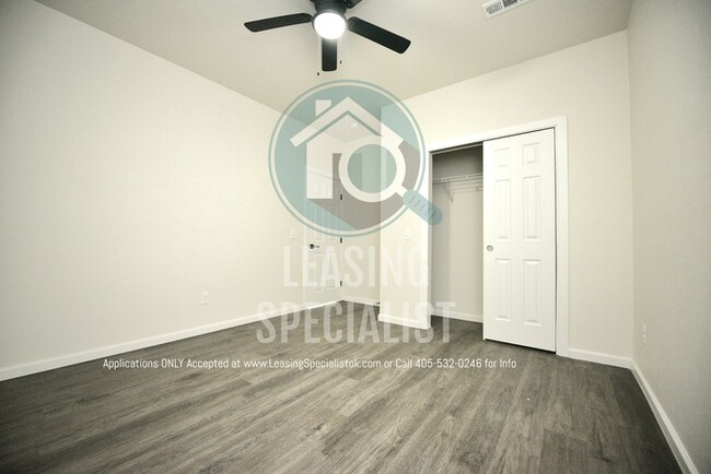 Building Photo - New 2 Bed 2 Full Bath Noble Apartment