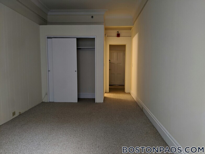 Building Photo - 62 Boylston St