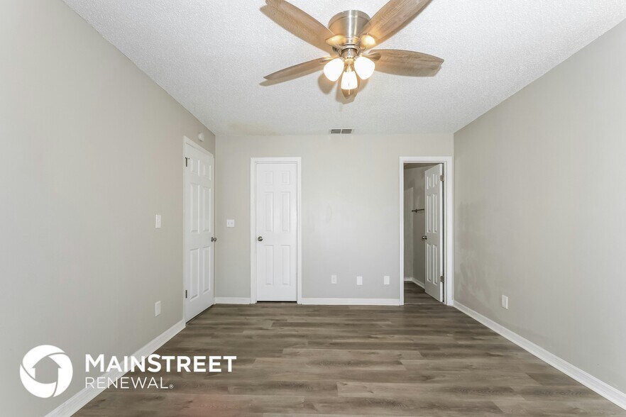 Building Photo - 2574 SW Monterrey Ln