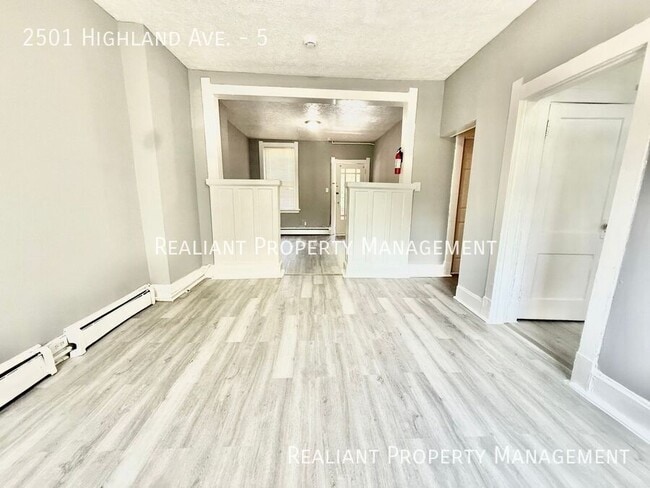 Building Photo - 2501 Highland Ave