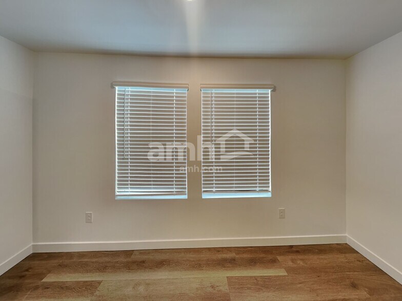 Building Photo - 7344 S Avenida Obelo