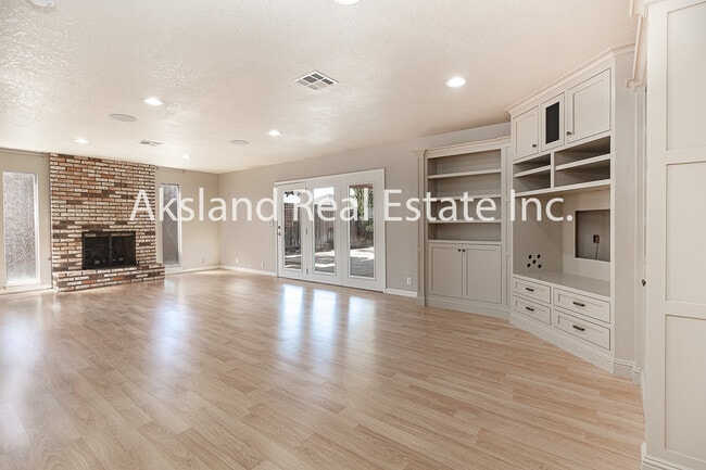 Building Photo - 697 Garden Gate Dr