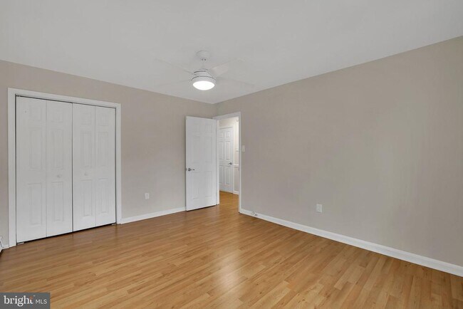 Building Photo - 513 12th St NE