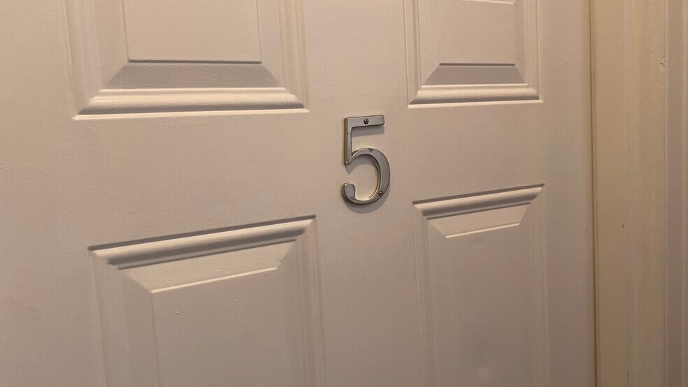 Building Photo - 23 St Lukes Rd