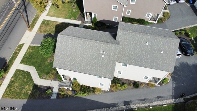 Building Photo - 156 Broad St
