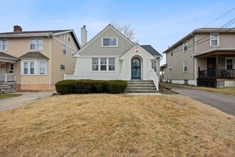Building Photo - HYDE PARK -Move In This Week, Get $500 Bac...