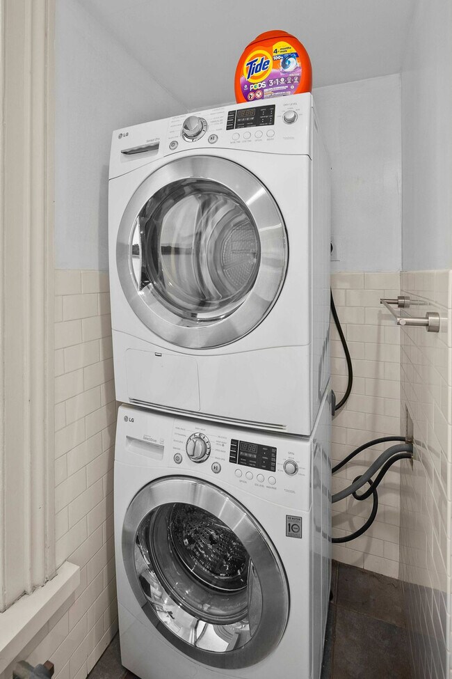 Building Photo - 179 Sullivan St