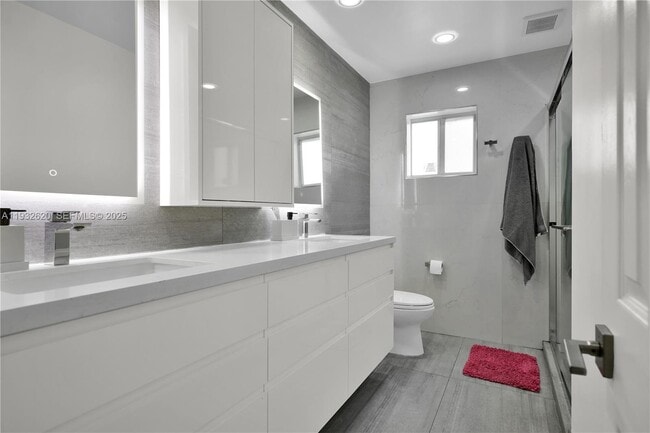 Building Photo - 2101 NE 211th Terrace