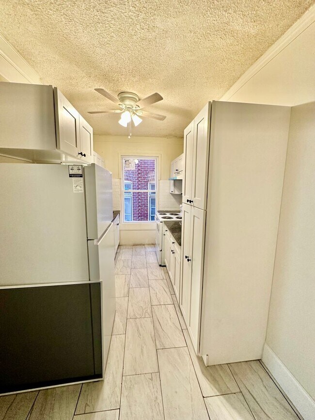 Building Photo - 43 S 13th St