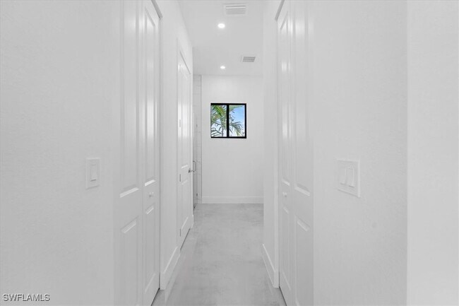 Building Photo - 3234 NW 21st Terrace