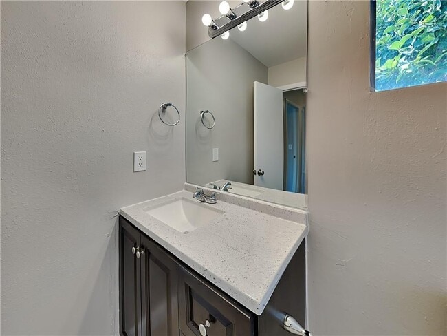 Building Photo - 4189 Northstrand Dr