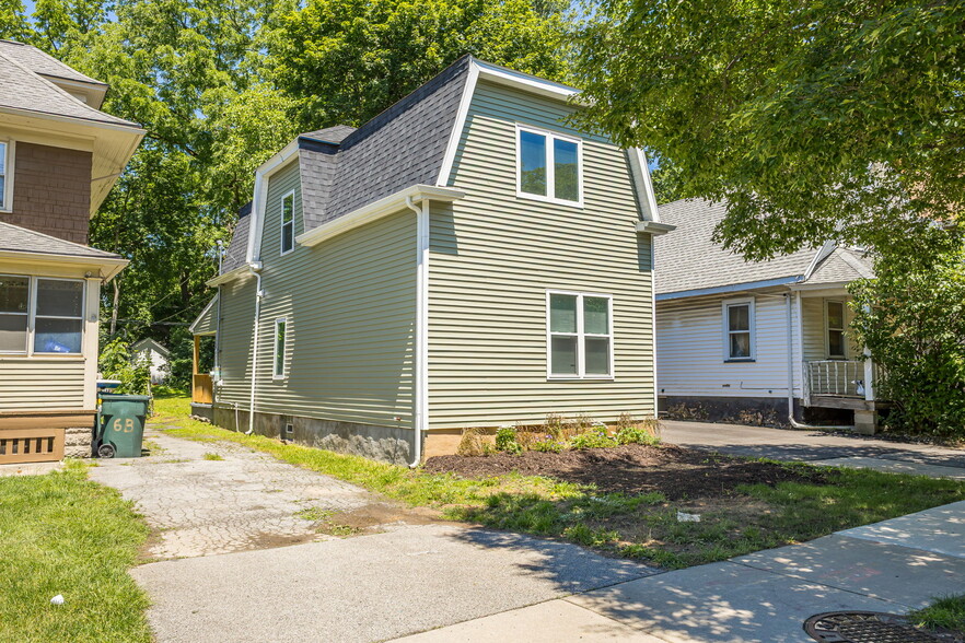 Building Photo - 1239 Plymouth Ave S