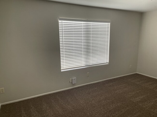 Building Photo - Charming 2-Bedroom Retreat in Serene Apache Junction—Your Cozy Escape Awaits!