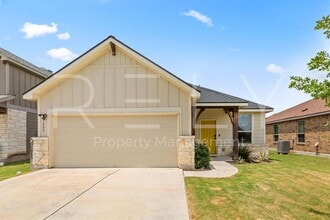 Building Photo - 1600 Cliffbrake Wy