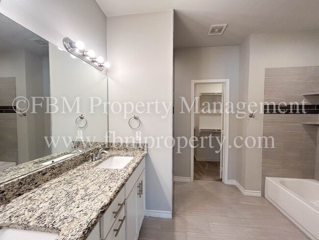 Building Photo - 1904 Uhl Rd