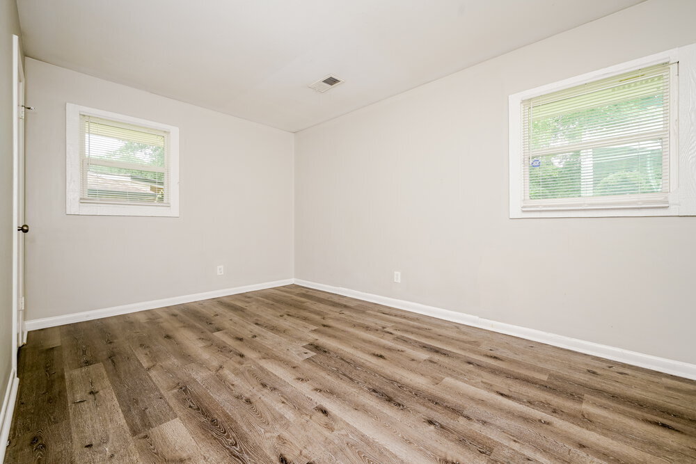 Building Photo - 494 Clara Dr