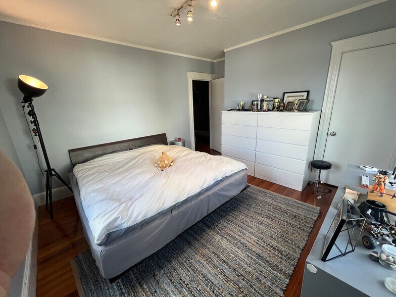 Bedroom 2 north - 18 Rogers St