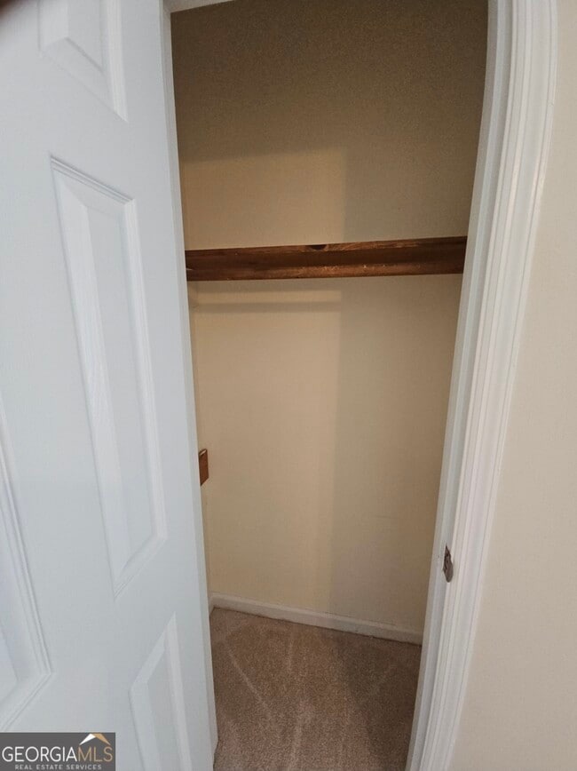 Building Photo - 102 Sauterne Way