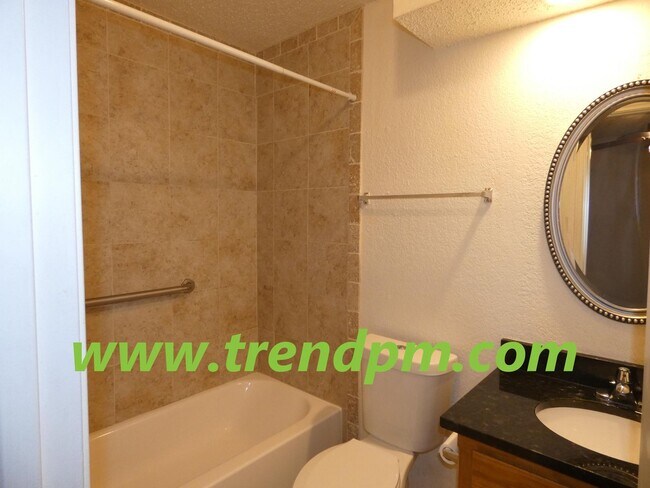 Building Photo - 412 Asbury Dr