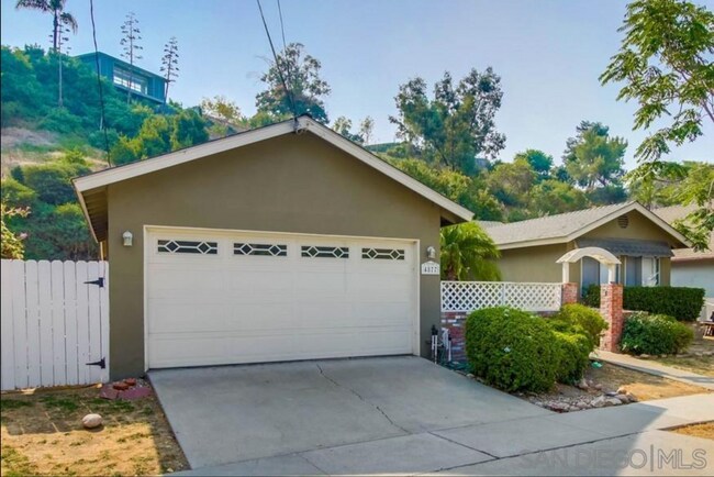 Building Photo - 4877 Campanile Dr