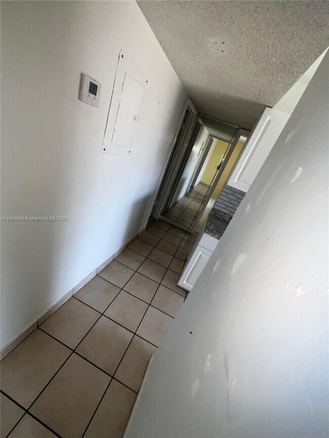Building Photo - 9370 W Flagler St