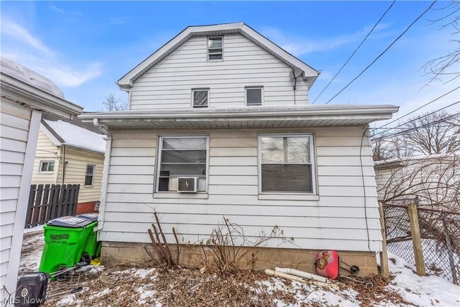 Building Photo - 10302 Parkview Ave