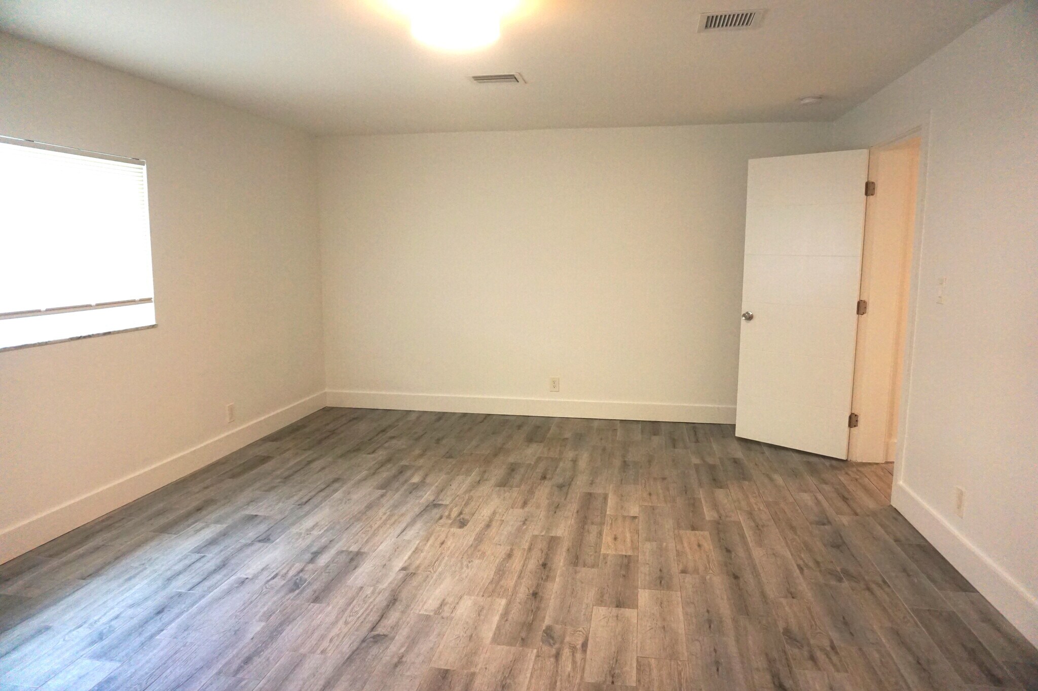 Master Bedroom - 1529 Arthur St