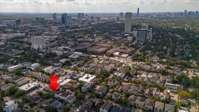 Building Photo - 1915 McDuffie St