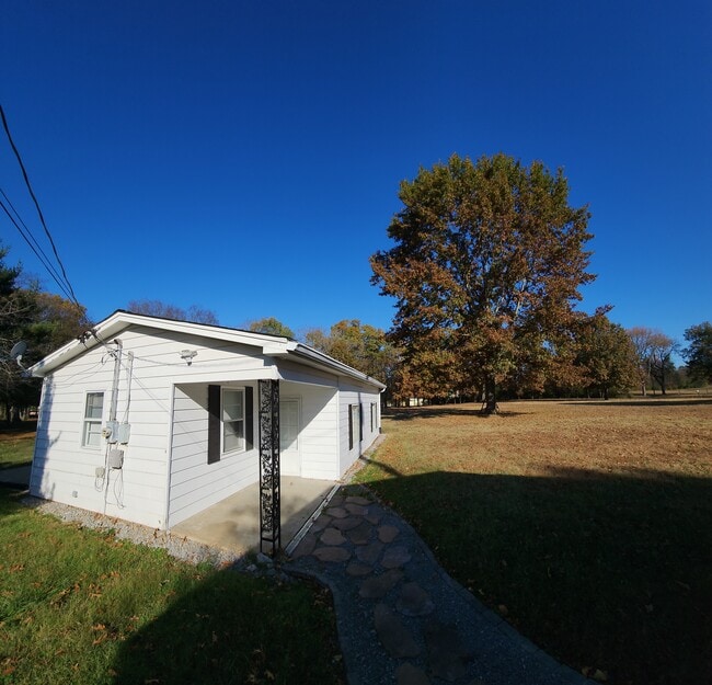 Building Photo - 5930 S New Hope Rd