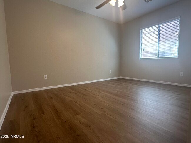 Building Photo - 25211 W Lamont Ave