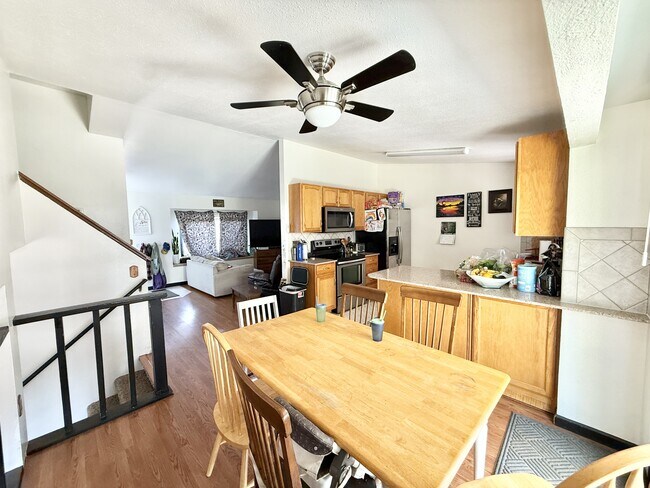 Building Photo - 1142 Silver Fir Dr