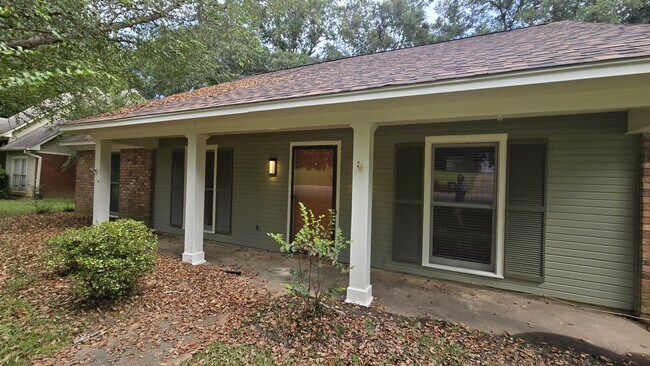 Building Photo - 405 Brentwood Dr