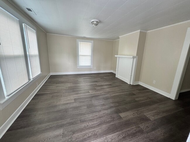 Building Photo - 2/1 House currently being remodeled. Shoul...